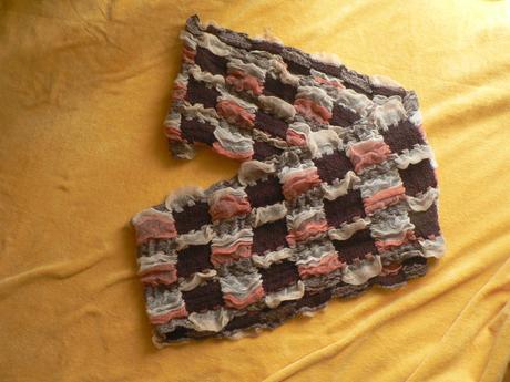 Hnědý béžový šátek šál šála,