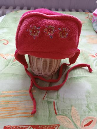 Dívčí čepice, 104