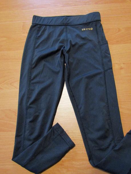 Dívčí černé sportovní legíny vel 128-134, 134