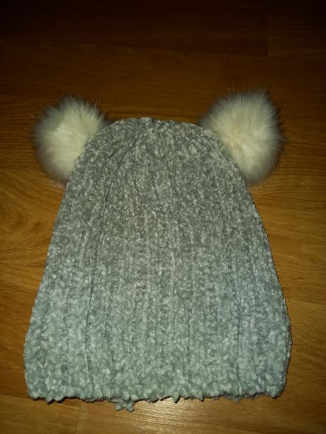 Čepice s bambulemi, c&a,134