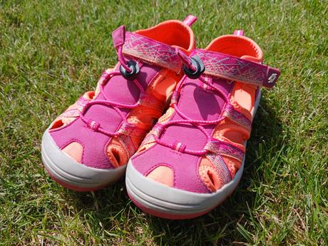 Sandálky č.33, lotto,33