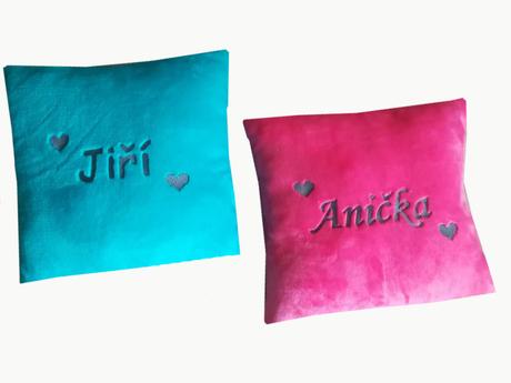 Polštář s výšivkou jména, obrázku a barvy na přání, šířka (cm): 35