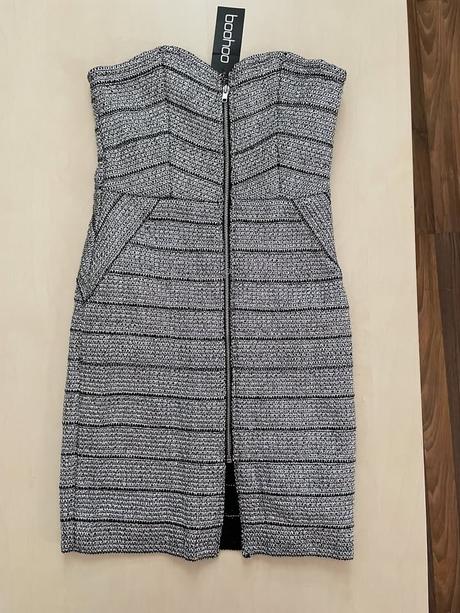 Nové, materiál jako drátky, šaty, vel m i méně, m