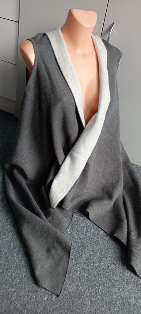 Vesta bez zapínání vel."univerzální", 