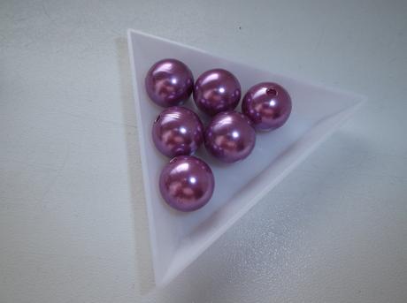 Lesklé perle v nabídce více barev,koukněte,