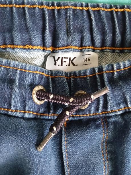 Krásné tmavě modré chlapecké džíny, kik,146