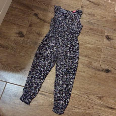 Lehoučký kalhotový overal s drobnými kvítky, young dimension,110