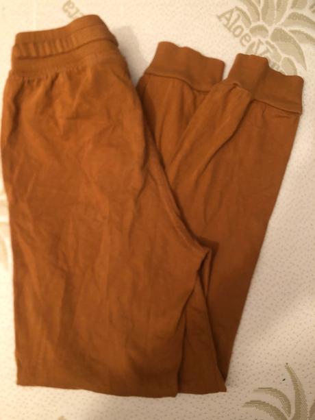 Skořicové tepláky, 140