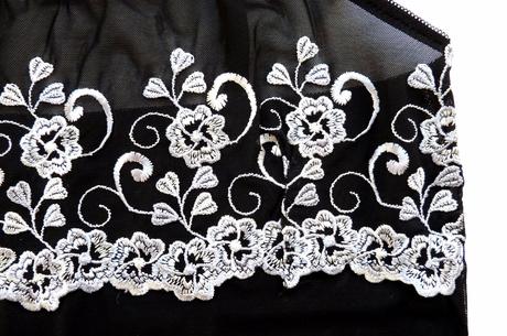 Dámská elegantní košilka s krajkou vel. 34-36 / s, s