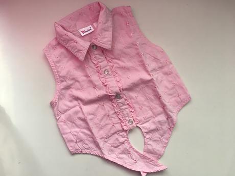 Košile s uzlíčkem, 104