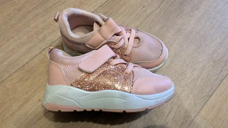 T432 pěkné tenisky vel. 24, 24