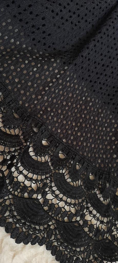 Fisherfield černé krajkové krátké šaty, 38