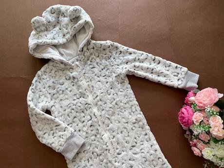 Overál chlupaťoučký - v.3/4 roky, f&f,104