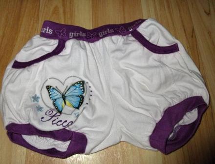 Kraťase s motýlkem, 104