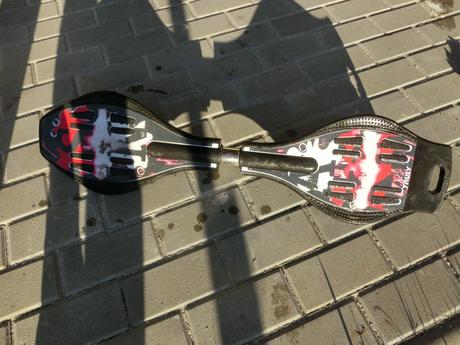 Waweboard truly černý bílý červený, truly