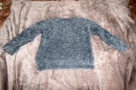 Dívčí chlupatý světr vel. 122, next,122