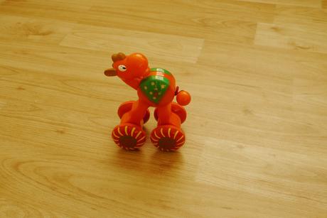 Jezdici a natahovaci zirafa - chrastici, 