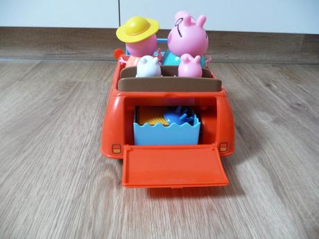 Hrací set prasátko peppa červené auto se zvuky,