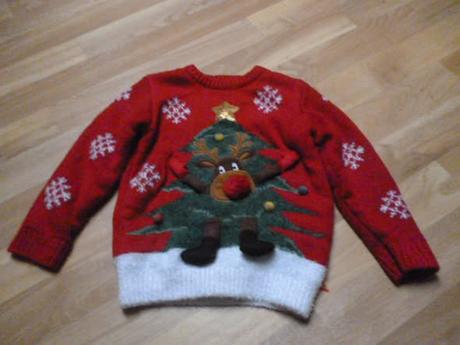 Vánoční svetr sob vel. 4-5, 110
