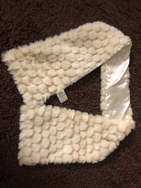 Kremovy - bily plyšový sal, h&m