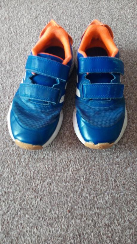 Boty, tenisky, sálová obuv, sálovky, adidas,32