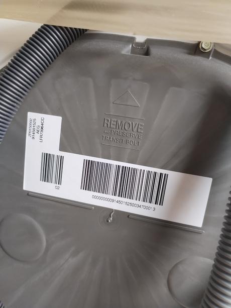 Zánovní pračka zn. aeg 7000 prosteam v záruce, aeg