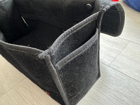 Černý organizér do auta do zavazadlového prostoru, 