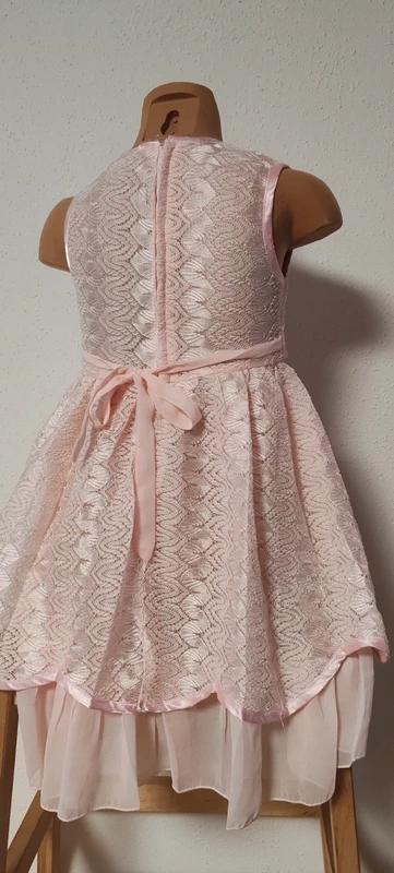 Sváteční šaty, 104