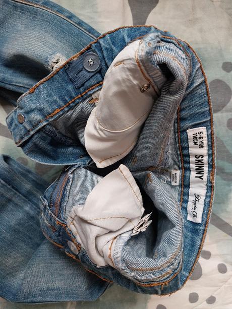 Trhané džíny výšivka, korálky, flitry, štras, denim co,116