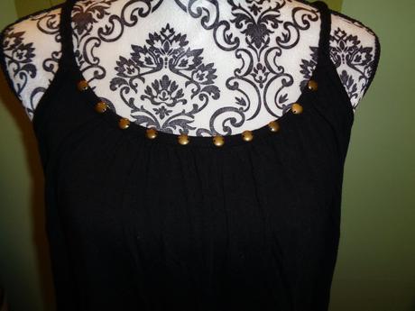 Pěkné černé tílko se cvočky 44/46, buffalo,44