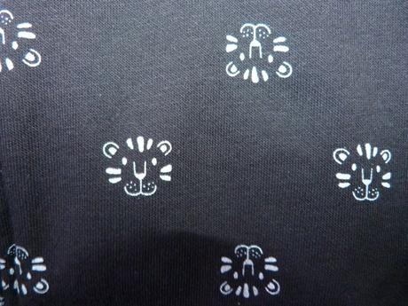 Černá mikina s lvíčky vel.110, george,110