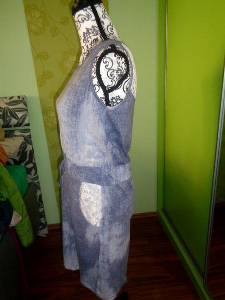 Modré elastické šaty s krajkou, m