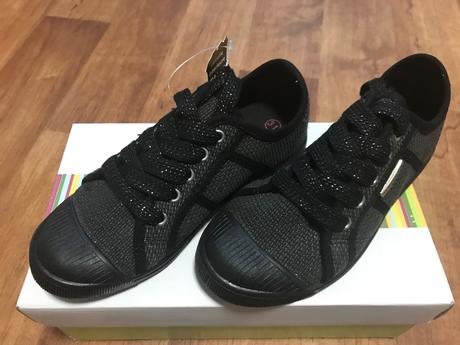 Dívčí tenisky, 31