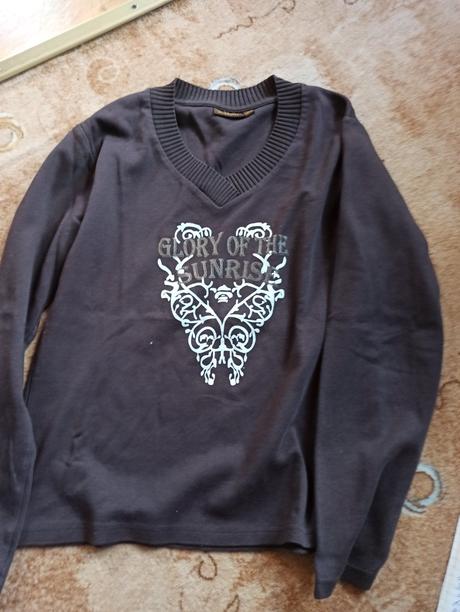 Trička, mikiny a džíny, 36