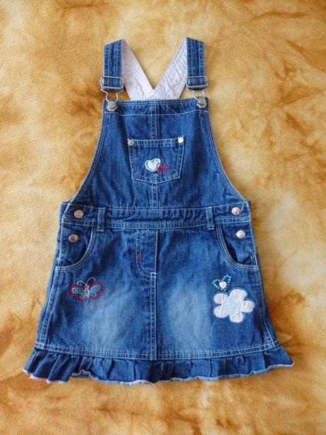 Krásné džínové šatičky s kytičkou a motýlkem, cherokee,110