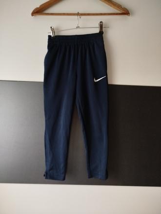 Tepláky zn. nike vel.110, nike,110
