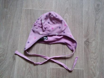 Čepička s šálou, tcm,80