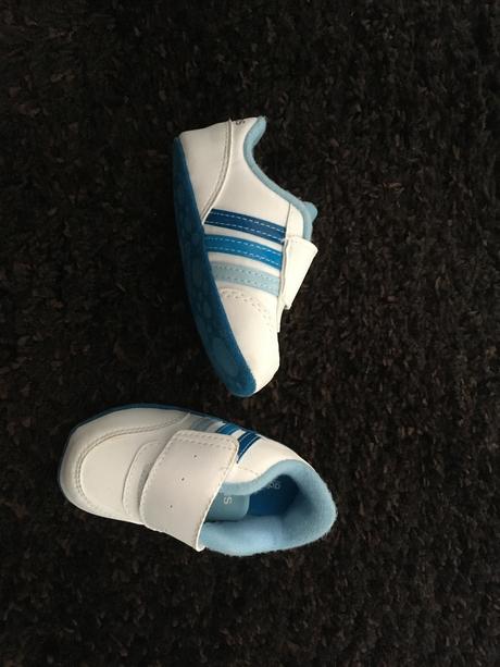 Capacky, adidas,19