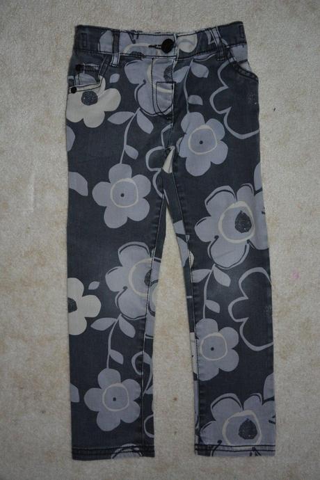 Kytkaté džíny třeba pro dvojčata, next,110