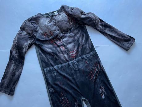 An10/ kostým vlkodav - v.9/10 let zn.hallow skream,