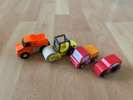 Autíčka ke dřevěné vláčkodráze, 