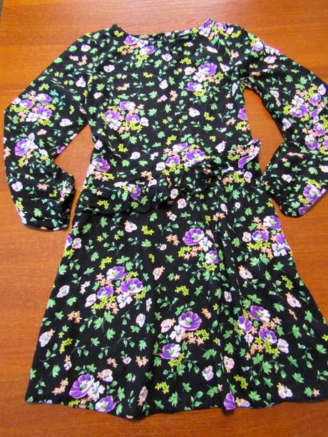 Krásné dívčí šatičky vel 146-152, next,152