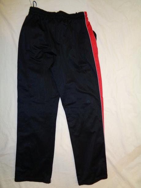 Super černočervené sportovní tepláky 146/152, 146