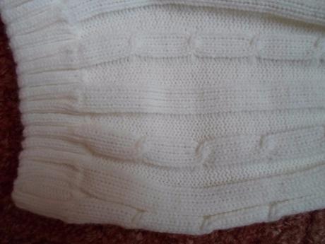 Bílá pletená čepice čepička přepadlá homeless yett, yetty,98