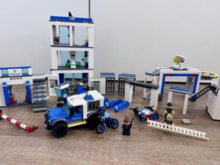 Policejní stanice lego,