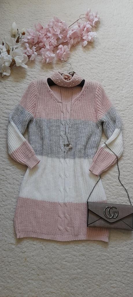 Zdobené svetrové mini šaty, 