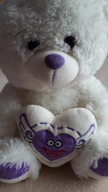 Dětská hračka - plyšový medvěd, medvídek se srdcem,