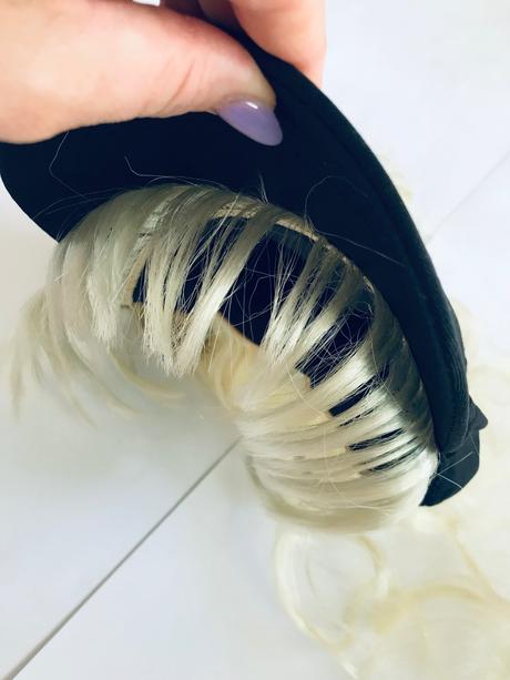 Kšiltovka s přičeskem,