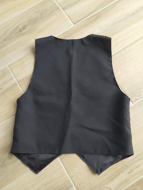 Příležitostní vínová vesta, 152