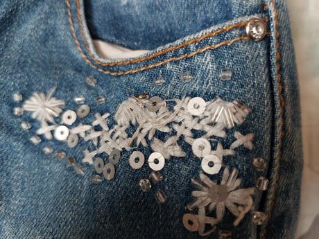 Trhané džíny výšivka, korálky, flitry, štras, denim co,116